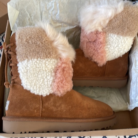 NWT UGG Classic Short Patchwork Size 6 - Picture 2 of 11